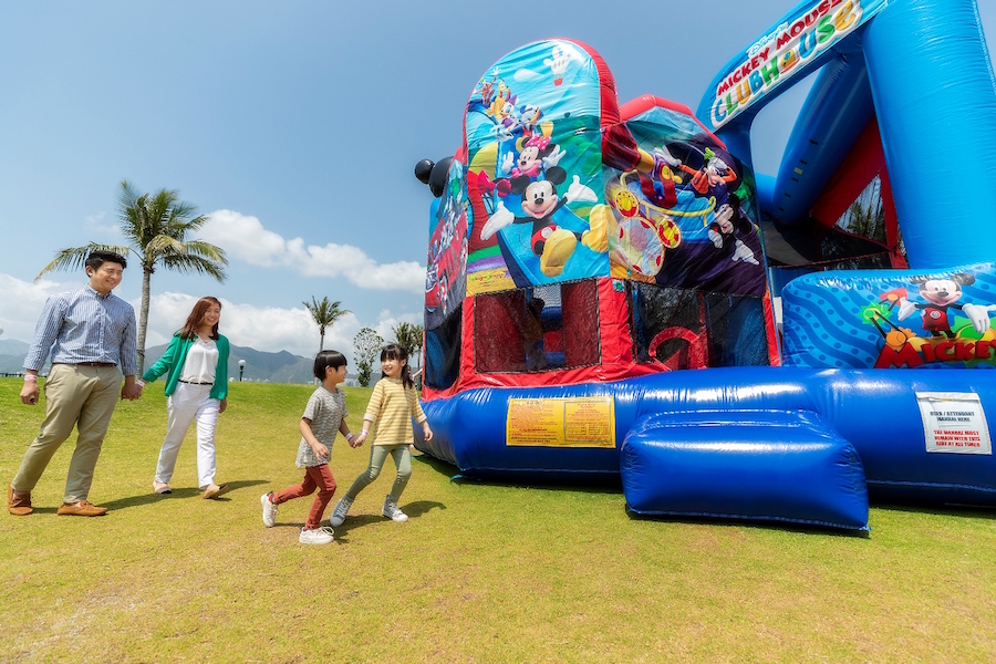 Large-Scale Outdoor Easter Magicarnival at hong Kong Resort