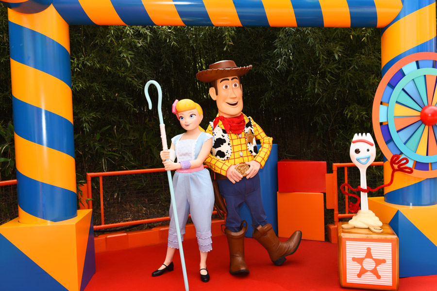 Meeting meet Bo Peep, Woody and Forky at Walt Disney Studios Park at Disneyland Paris