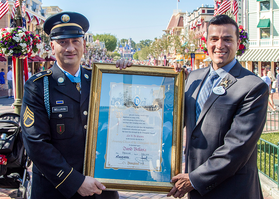 Army Staff Sergeant David Bellavia receives Medal of Honor