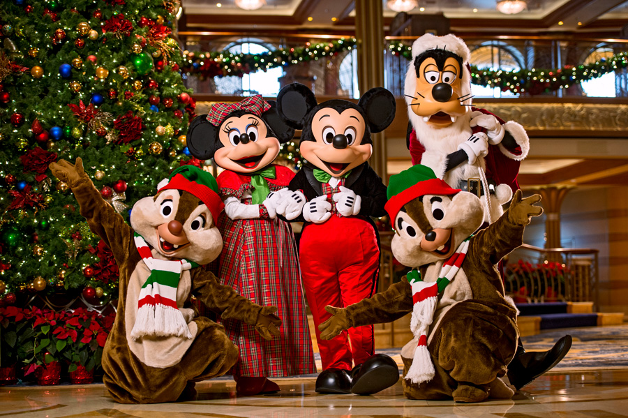 Disney characters at Disney Cruise