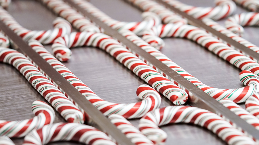 Hand-pulled Candy Candys for 2019 Holidays at Disneyland Resort